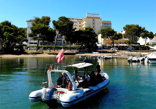 Tauchen auf Mallorca - Tauchboot von East Coast Divers Mallorca